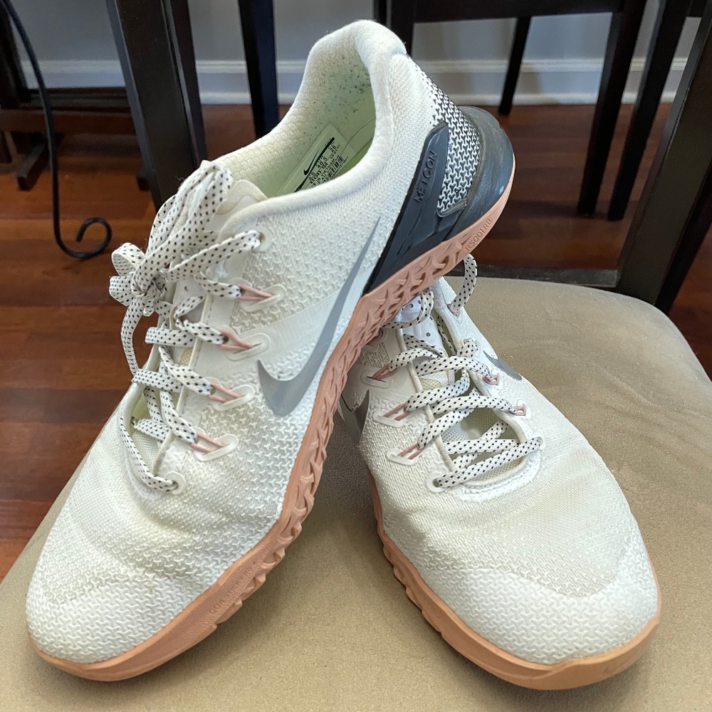 Nike Women's Metcon 4 White/Metallic Silver